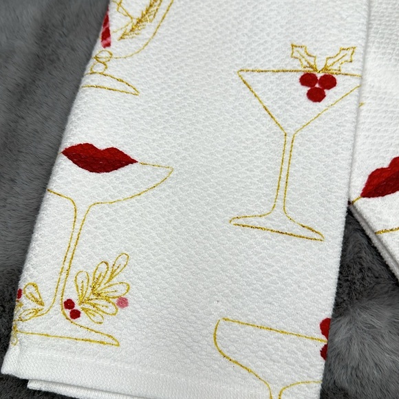 NWT Kate spade Holiday Cocktail  print kitchen towels. - Picture 3 of 5